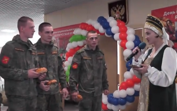 Военнослужащих удивили Днем белорусской кухни